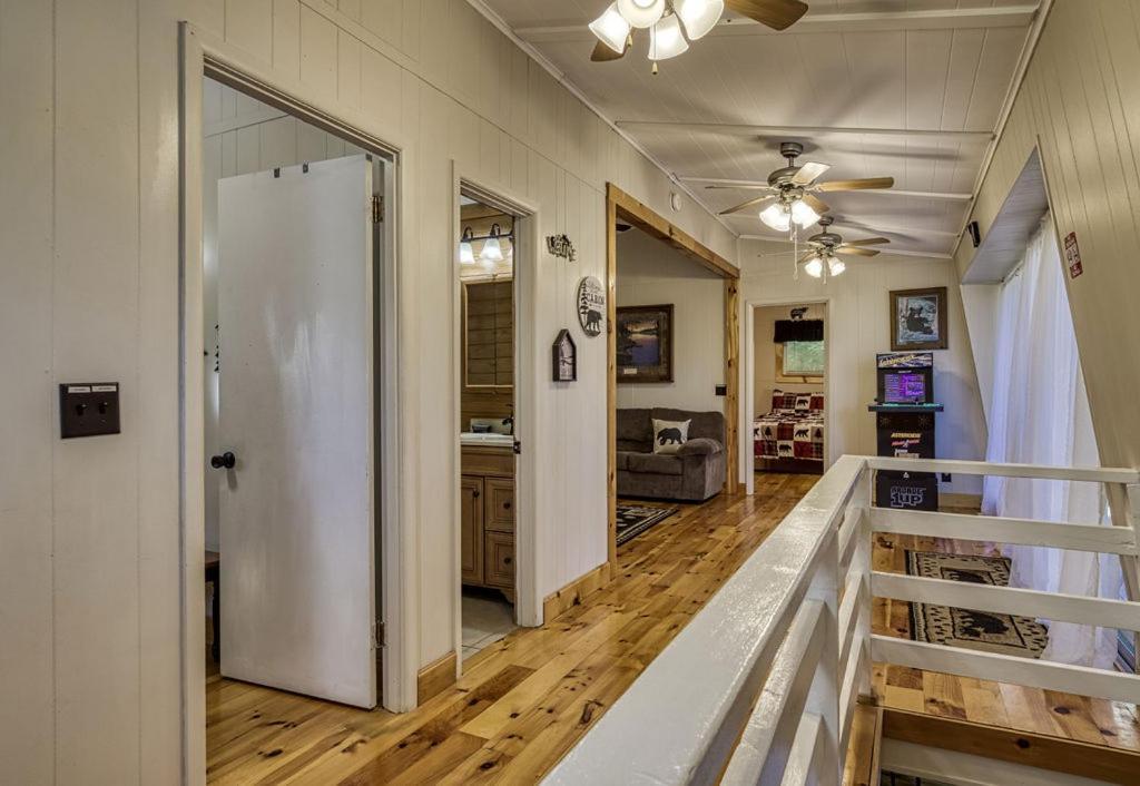 Four Bears Den, Hot Tub, 1089 Of Free Attraction Tickets For Each Paid Day, Dollywood And More Gatlinburg Exterior photo